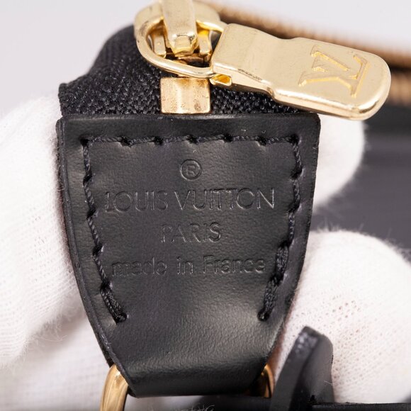 Authentic Louis Vuitton Black Epi Leather Pochette - Picture 6 of 8
